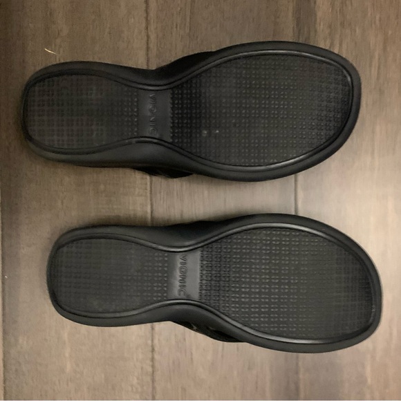 Vionic Women's Classic Black Sandals - Picture 2 of 2